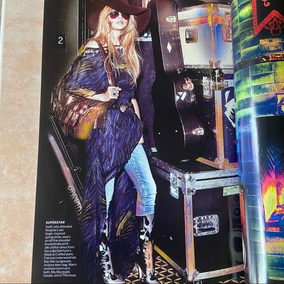 Taylor Swift - Vogue magazine 2012 - Picture 6 of 7